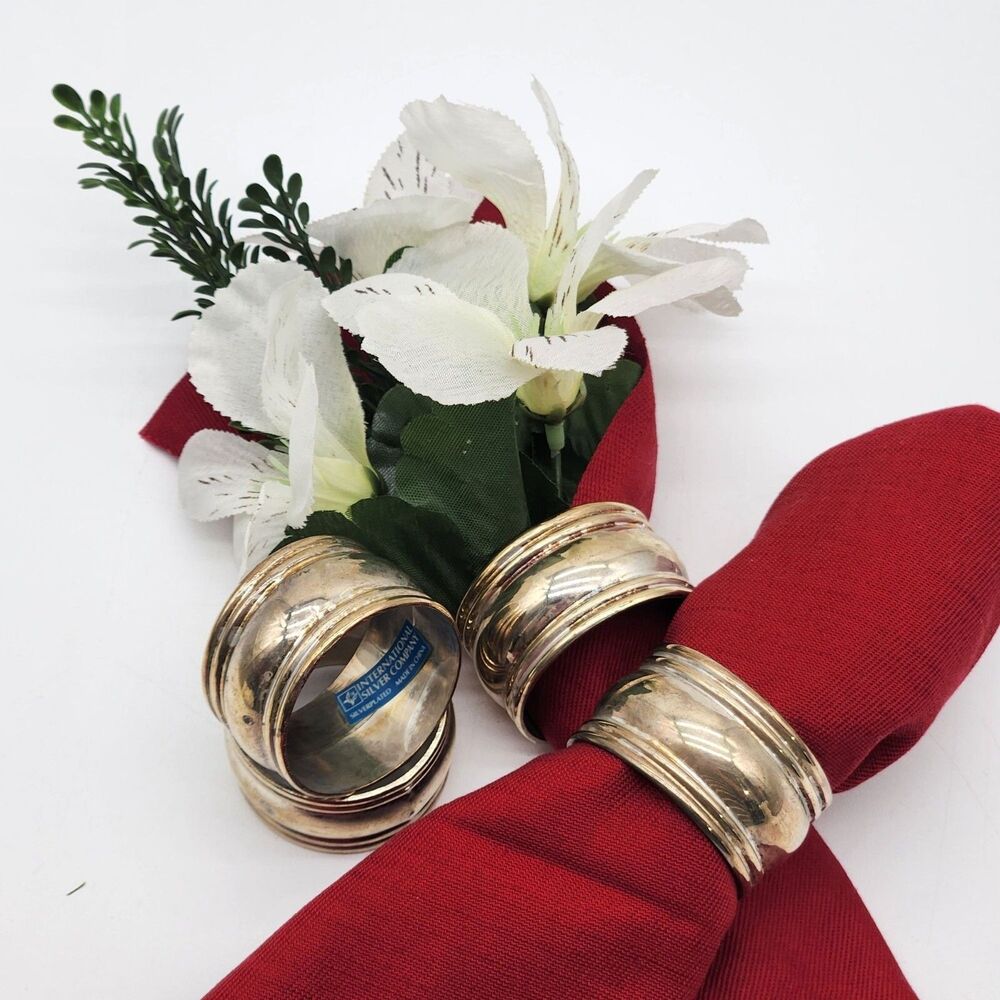 Vintage Int. Silver Company Raised Edge Floral Rings Napkin Rings Tablescape